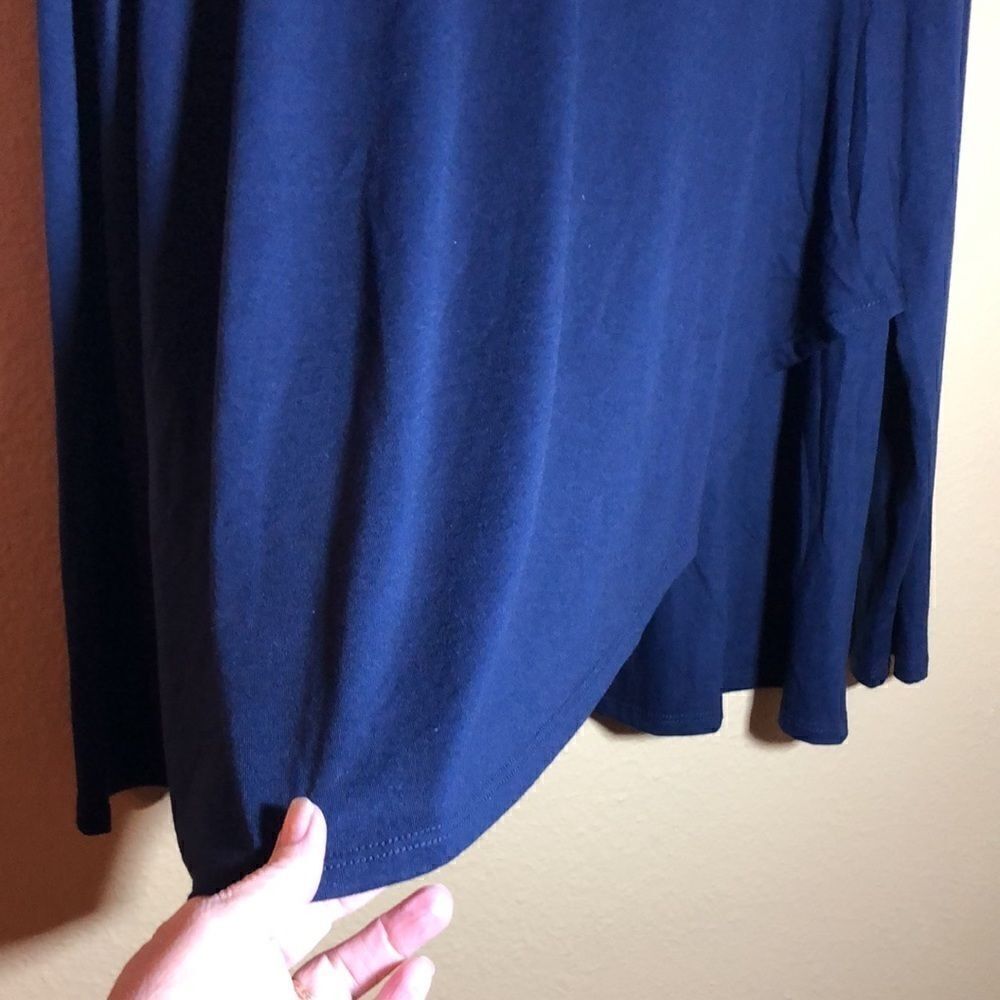 DG2 by Diane Gilman faux wrap long sleeve top in rich navy blue soft knit Size L - Picture 4 of 12